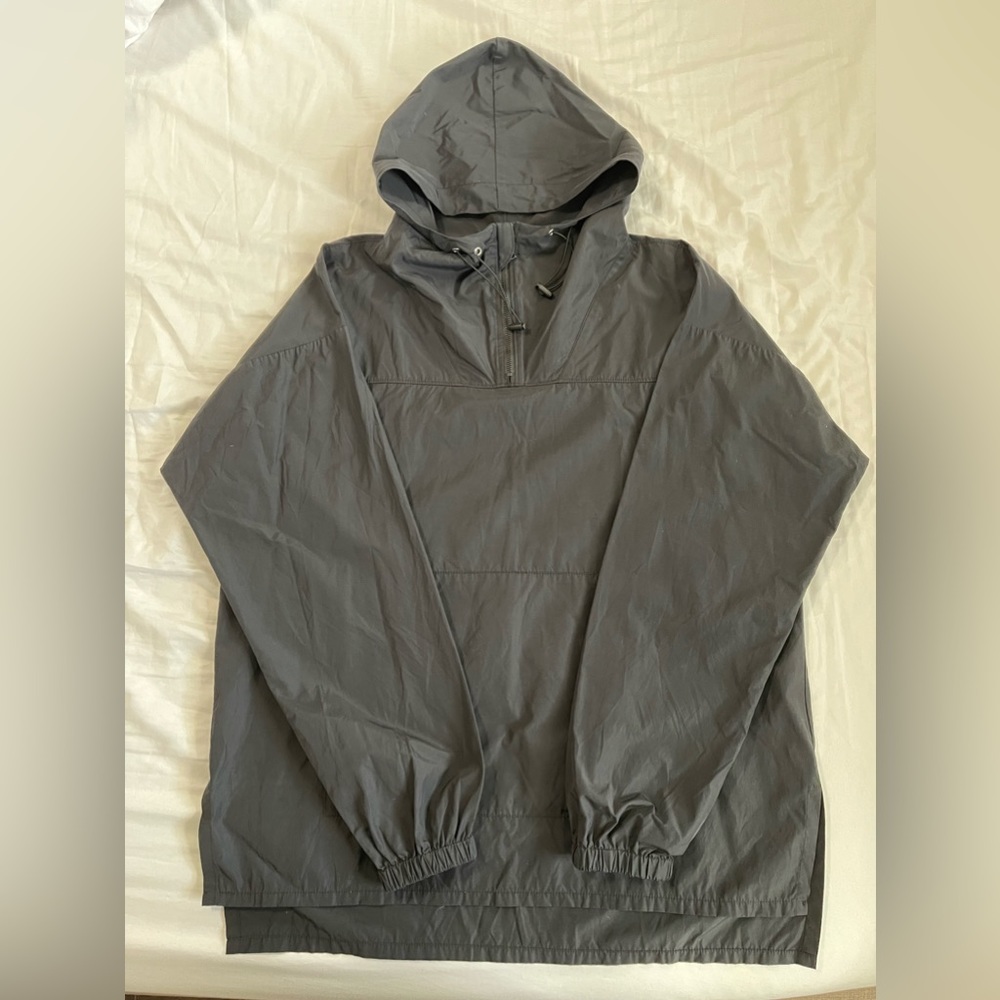 John Elliott season seven black windbreaker size 3 large in excellent condition